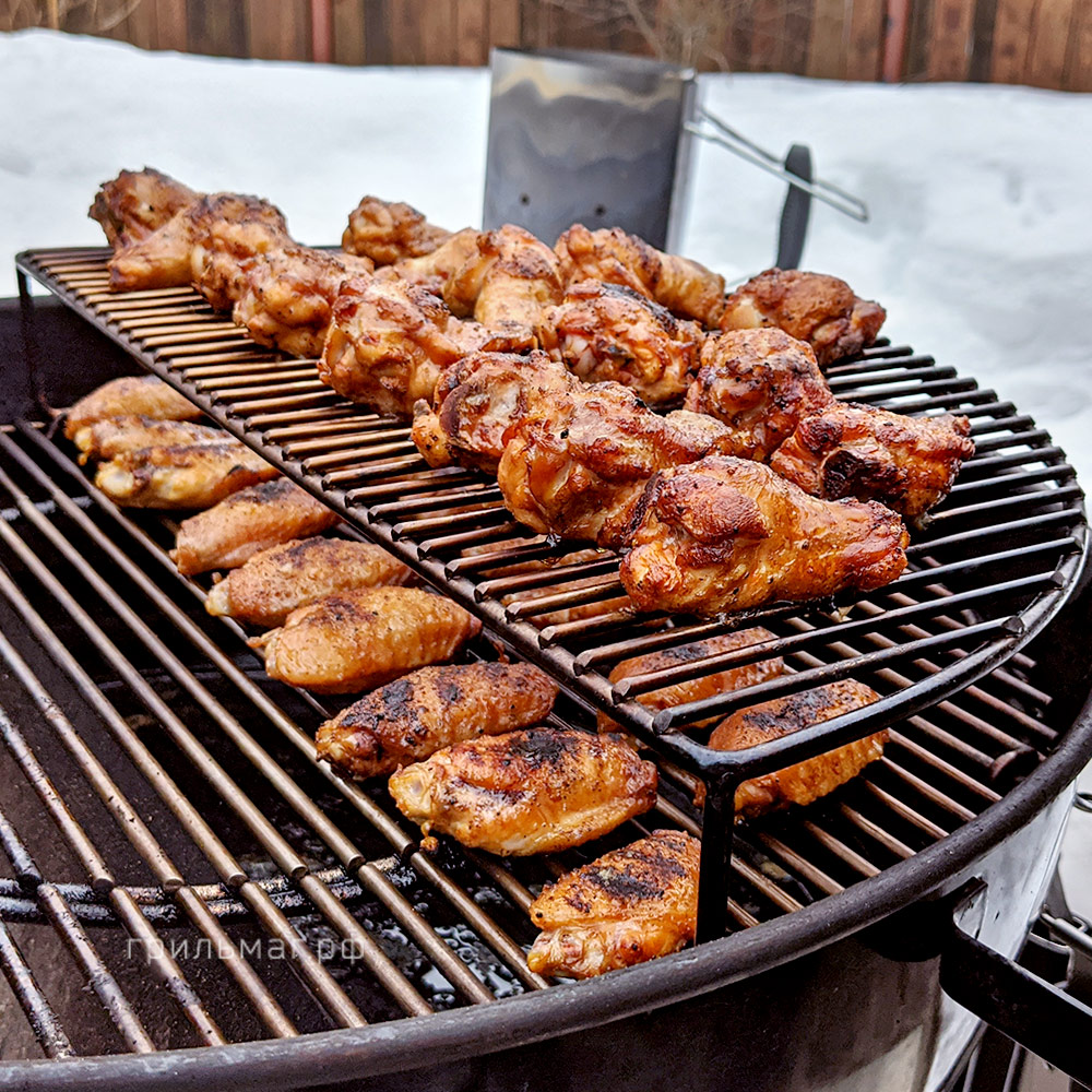 Подставка второго уровня для решетки SnS EasySpin для угольных грилей 57 см Подставка второго уровня для решетки Slow 'N Sear EasySpin для угольных грилей