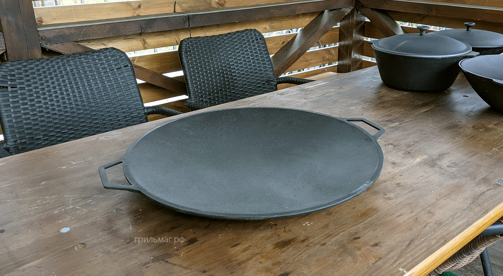 садж на столе