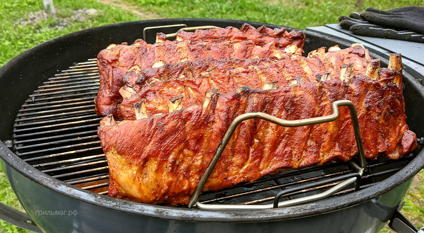 Подставка для ребрышек барбекю и ее возможности ребра на подставке для ребрышек на гриле