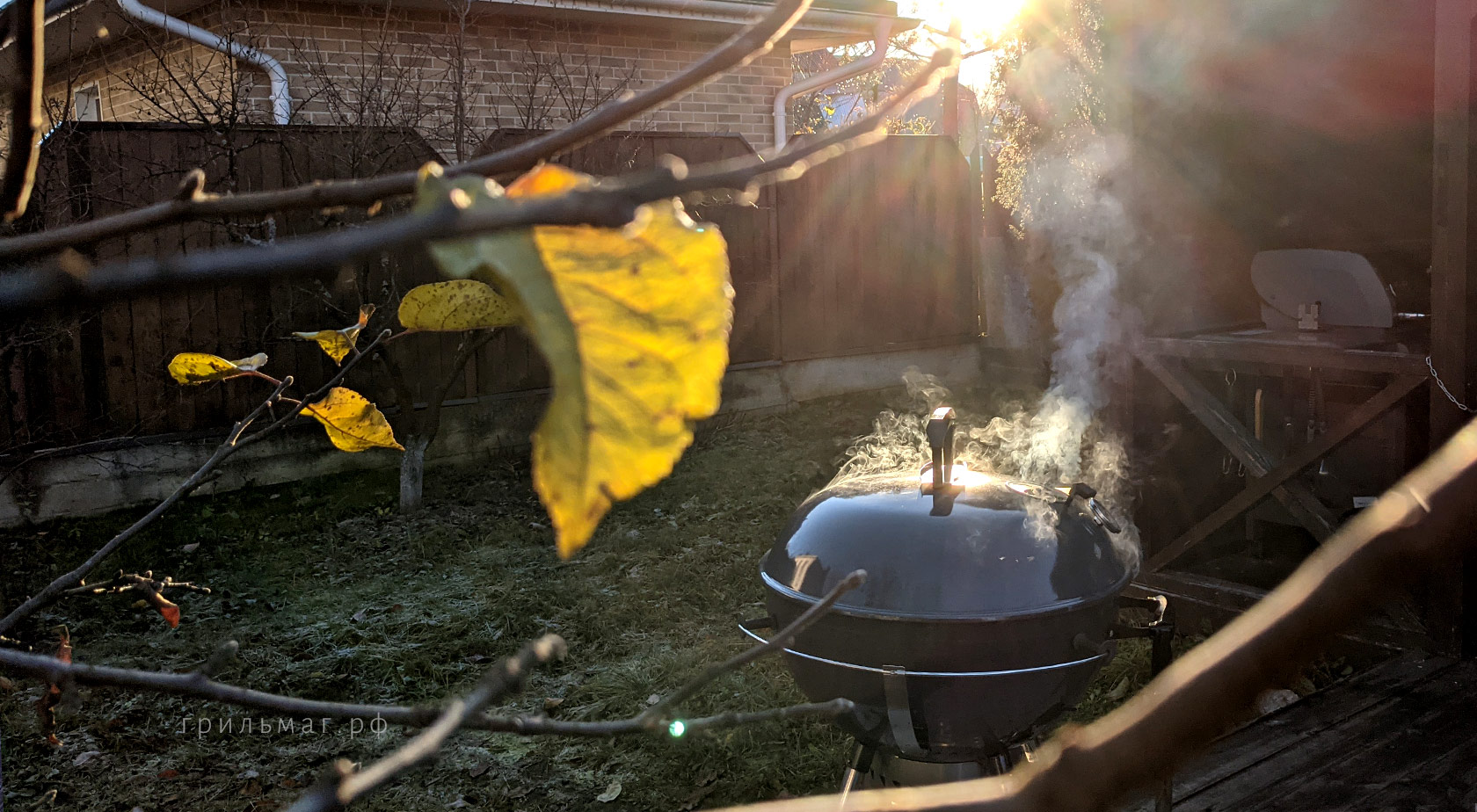 FAQ: 30 частых вопросов про грили и аксессуары Slow 'N Sear красиво дымит гриль