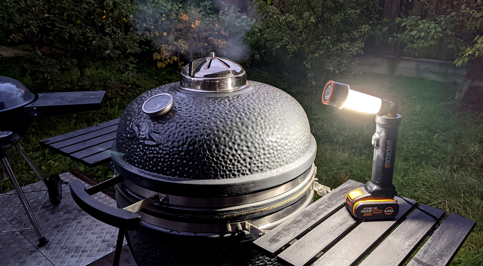 Снс камадо керамический с фонариком на боковом столике