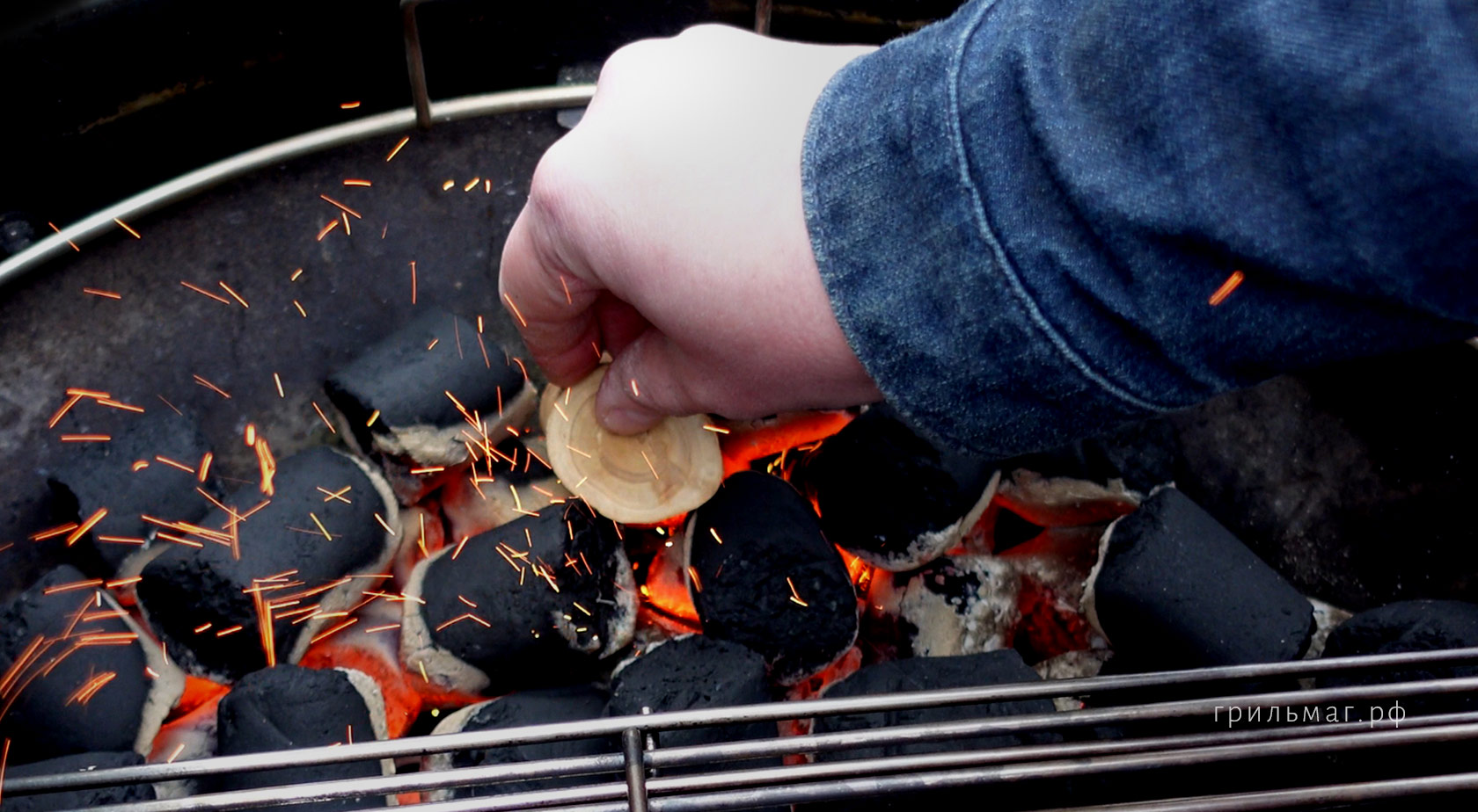 Дрова для копчения на гриле: какие выбрать