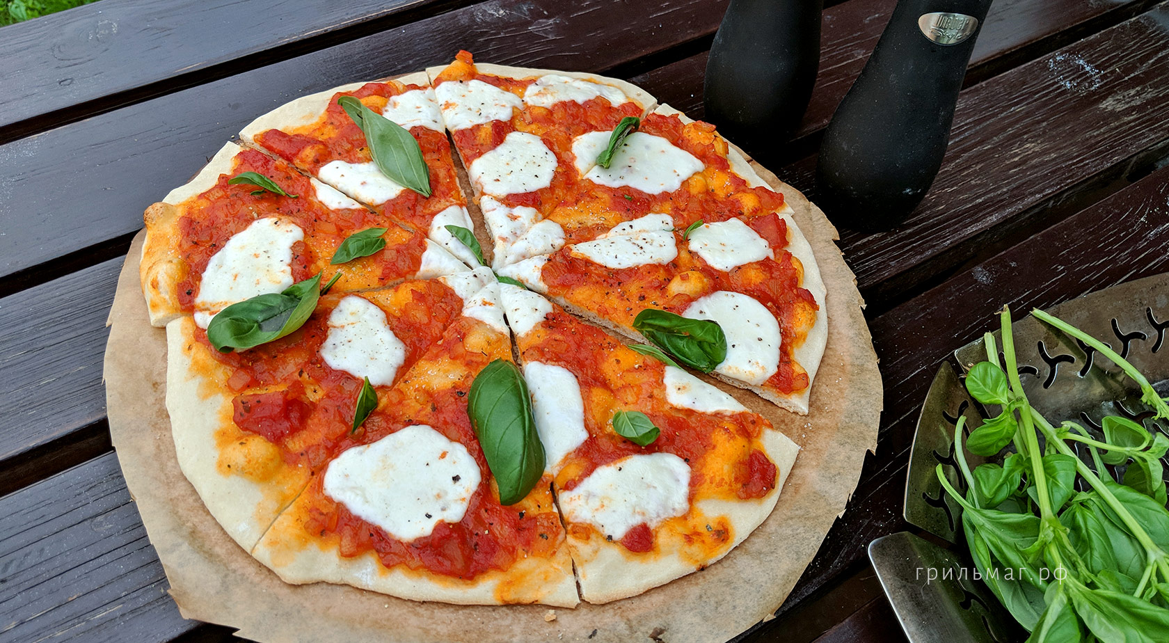 Какая лопатка для пиццы лучше: из дерева или из металла Какая лопатка для пиццы лучше: из дерева или из металла